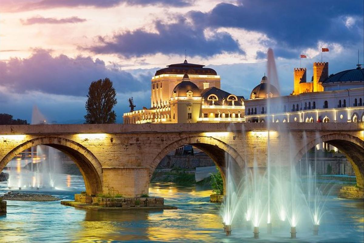 Balkan Üçlüsü Turu THY ile Vizesiz Yılbaşı Özel / 3 Gece Otel Konaklamalı / İstanbul Çıkışlı