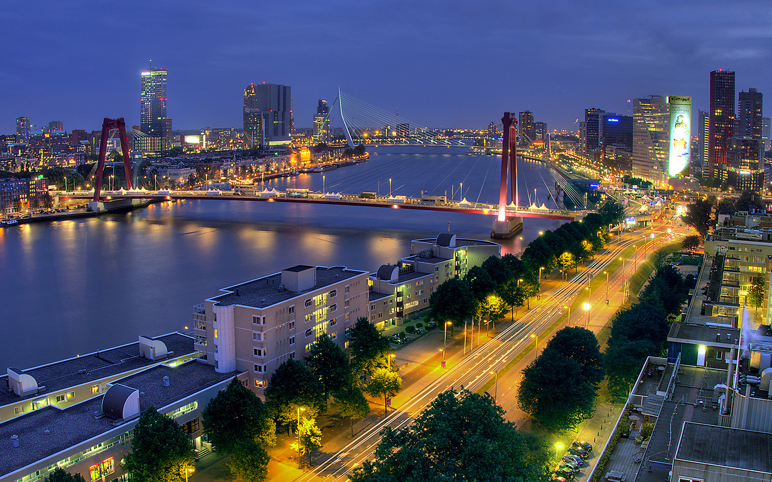 Benelüks Paris Köln Turu 5 Ülke Pegasus ile / 7 Gece Otel Konaklamalı / İstanbul Çıkışlı