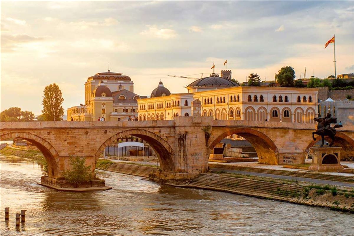 Ekspress Balkan Turu Otobüs ile Yılbaşı Özel / 2 Gece Otel Konaklamalı / İstanbul Çıkışlı