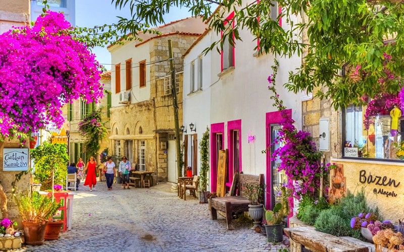 İzmir Çeşme Alaçatı Efes Şirince Turu / 1 Gece Otel Konaklamalı / İstanbul Çıkışlı / 1 Mayıs Özel