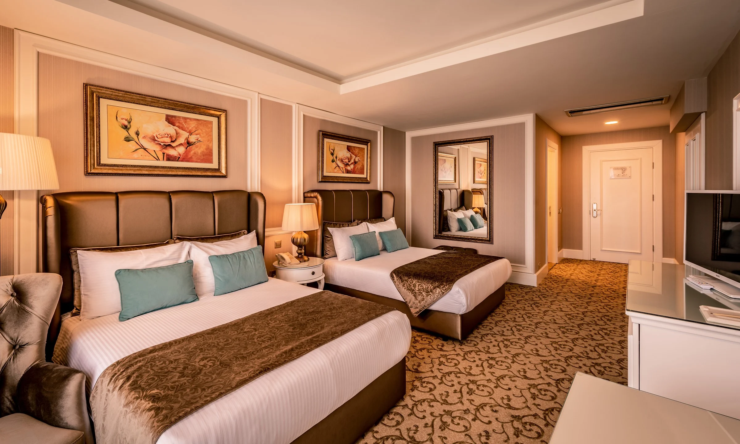 Kıbrıs Tatil Paketleri / 4 Gece Otel Konaklamalı / Vuni Palace Hotel
