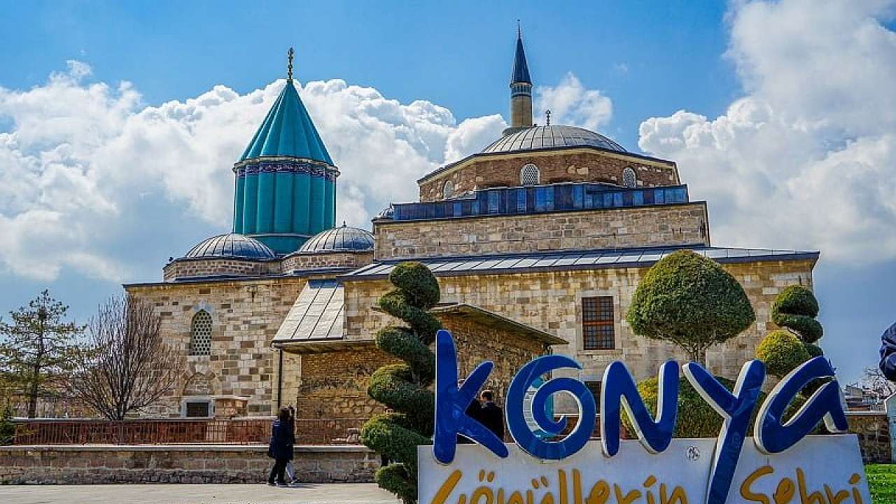 Konya  Çatalhöyük Lale Bahçeleri YHT ile Gidiş-Dönüş / 1 Gece Otel Konaklamalı / İstanbul Çıkışlı