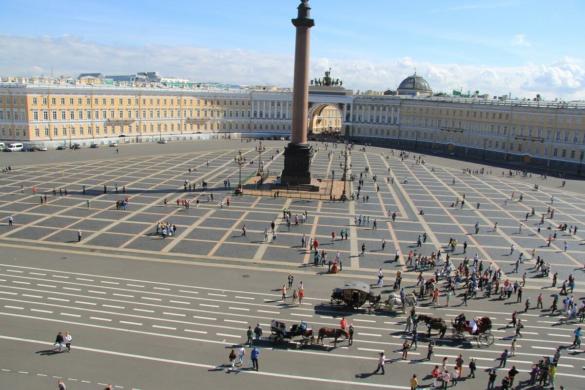Kral ve Kraliçe St. Petersburg Moskova Turu THY ile / 5 Gece Otel Konaklamalı / İstanbul Çıkışlı / 2027
