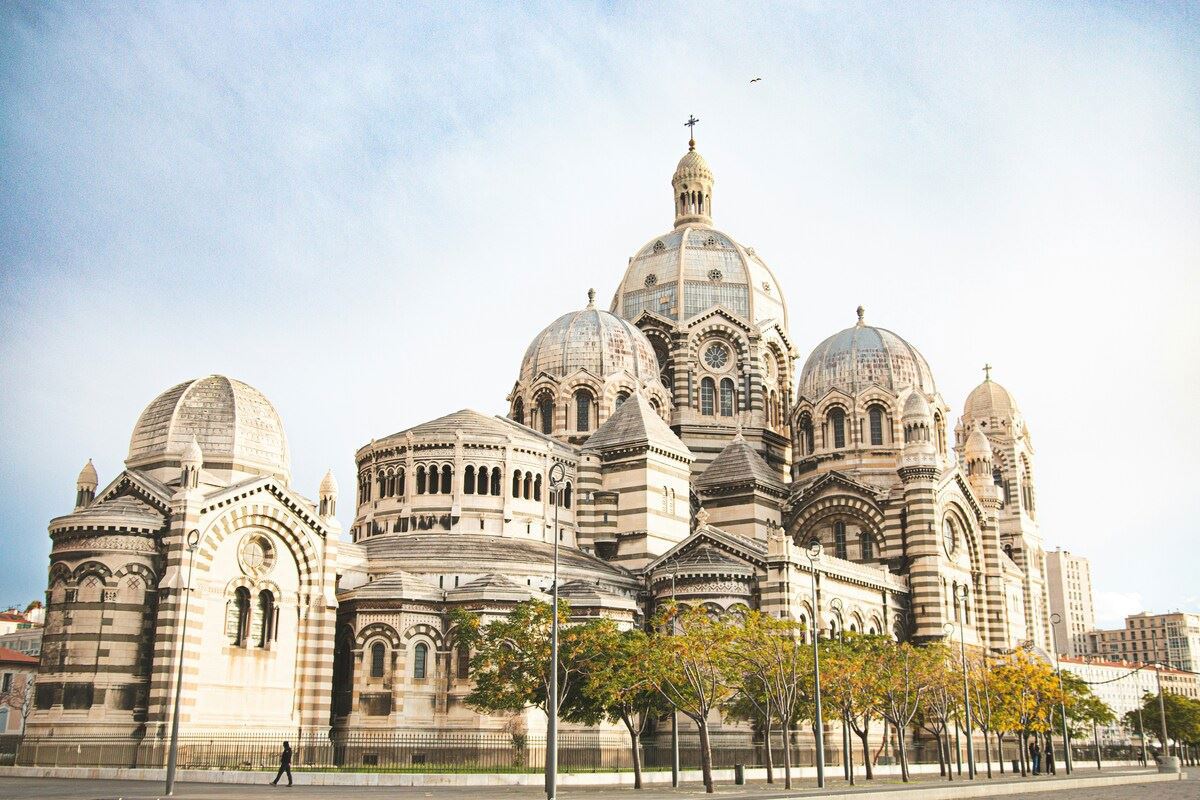 Milano Nice Marsilya Turu Pegasus ile / 5 Gece Otel Konaklamalı / İstanbul Çıkışlı / 2027