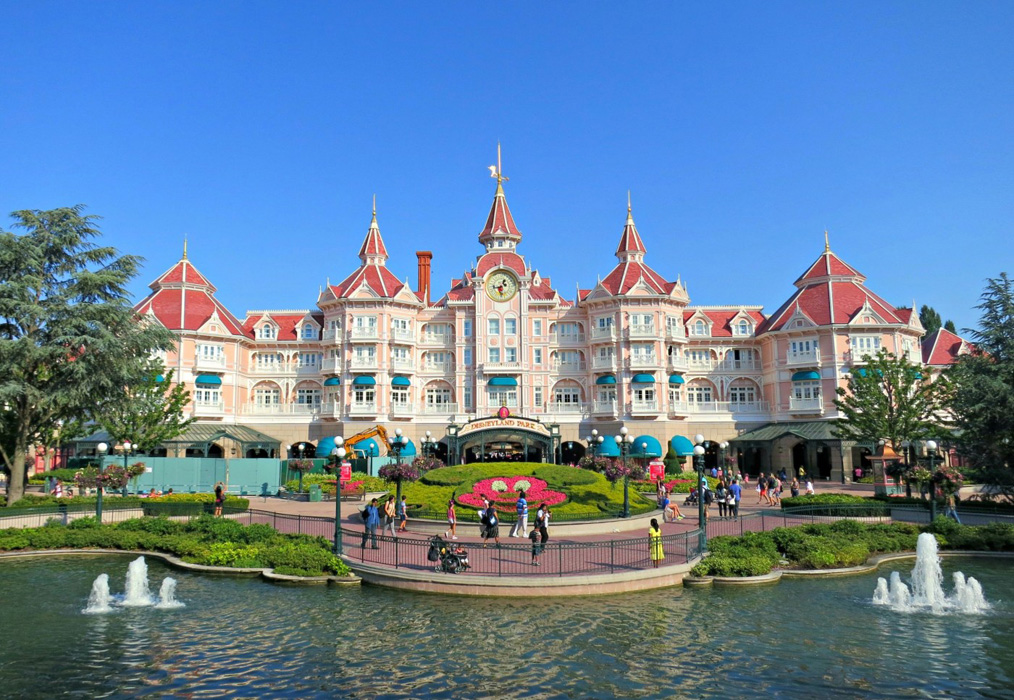 Paris Disneyland Turu THY ile Yılbaşı Özel / 4 Gece Otel Konaklamalı / İstanbul Çıkışlı