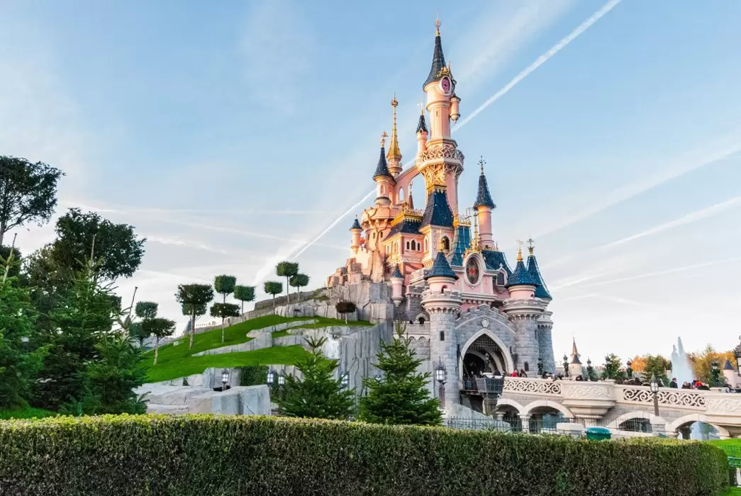 Paris ve Disneyland İkonlar Turu Türk Hava Yolları ile / 4 Gece Otel Konaklamalı / İstanbul Çıkışlı