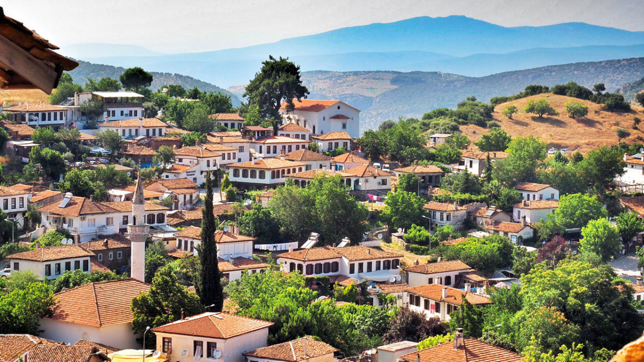 İzmir Çeşme Alaçatı Efes Şirince Turu / 1 Gece Otel Konaklamalı / İstanbul Çıkışlı