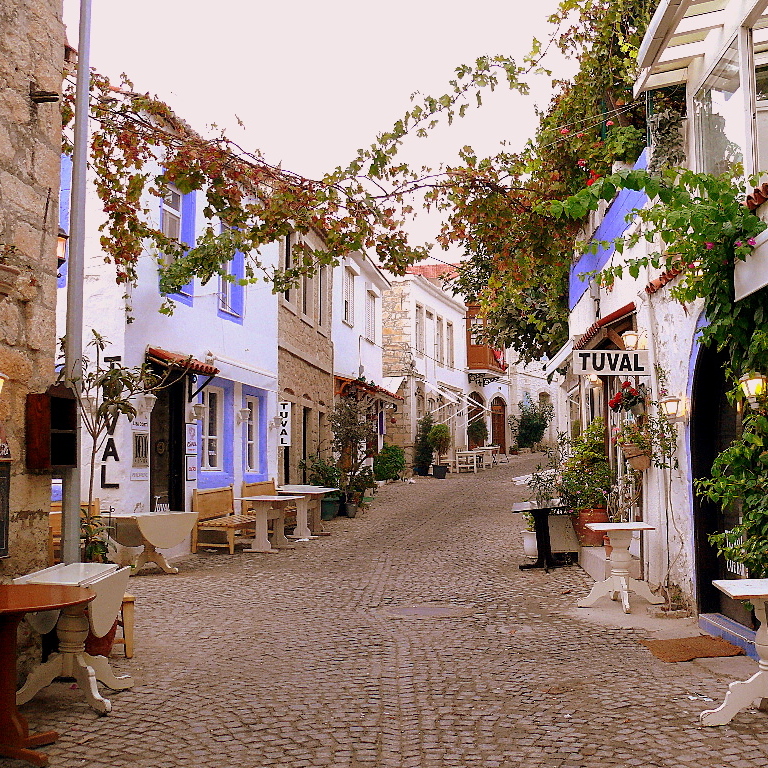 Kuşadası Çeşme Pamukkale Turu / 2 Gece Otel Konaklamalı / İstanbul Çıkışlı