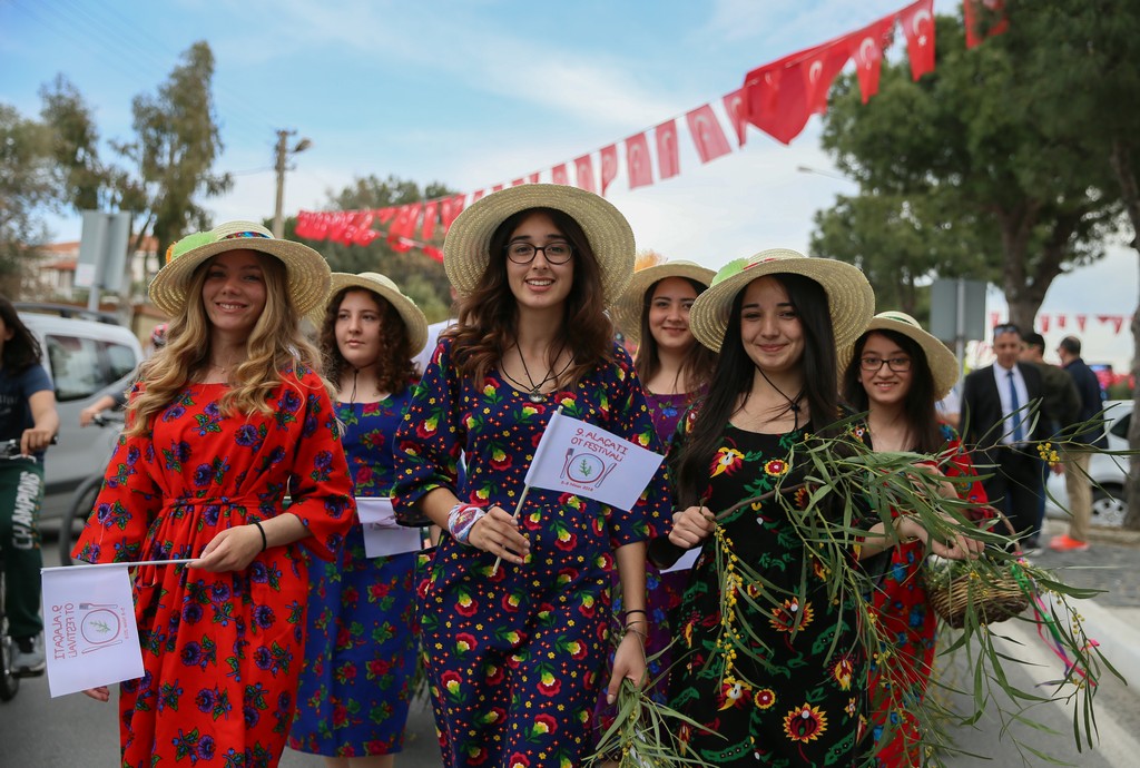 Alaçatı Ot Festivali Turu / 2 Gece Otel Konaklamalı / İstanbul Çıkışlı
