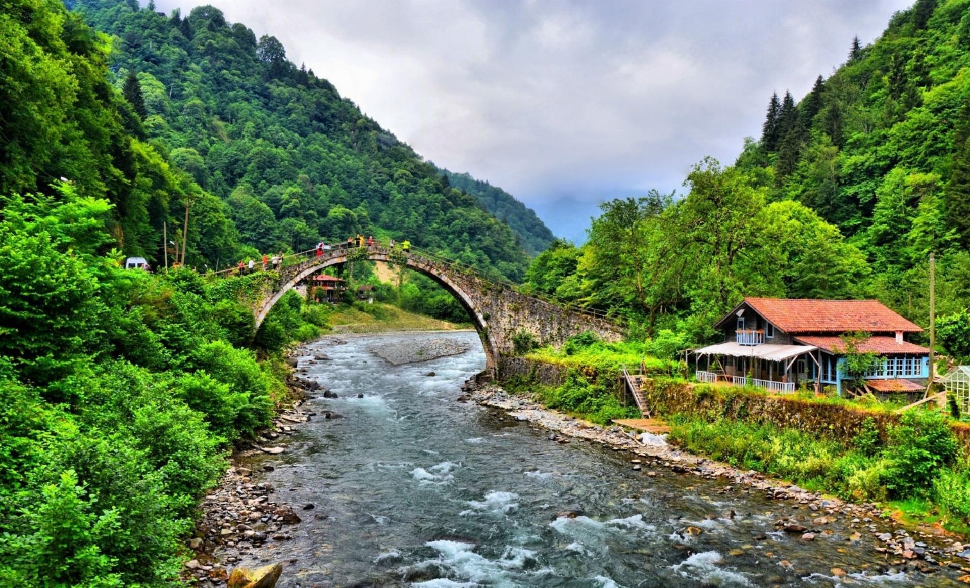 Karadeniz Yaylalar ve Batum Turu / 4 Gece Otel Konaklamalı / İstanbul Çıkışlı