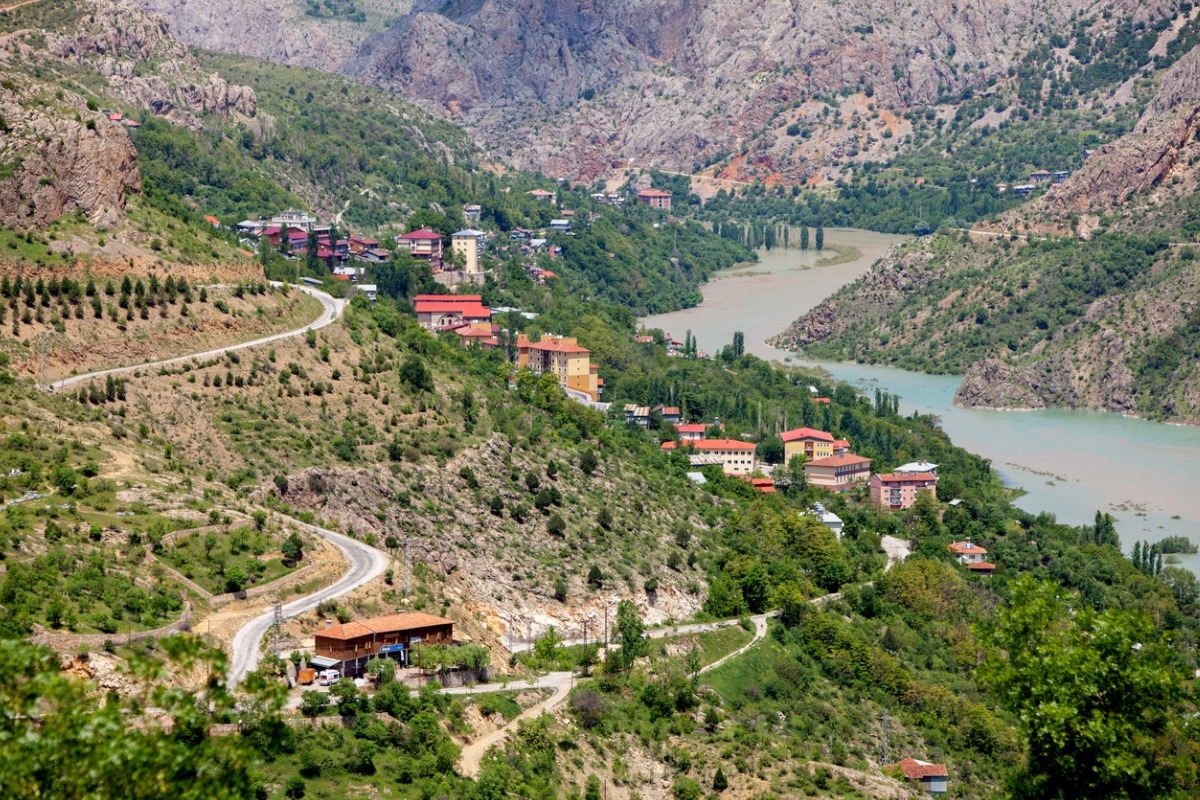 Uçaklı Van Tatvan Kemaliye Elazığ Erzincan Turu / 3 Gece Otel Konaklamalı / İstanbul Çıkışlı